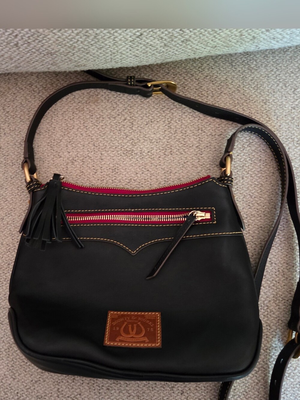 Vintage 1975 Dooney & Bourke Black Crossbody Bag with Horseshoe Stitch Detail - Picture 3 of 6